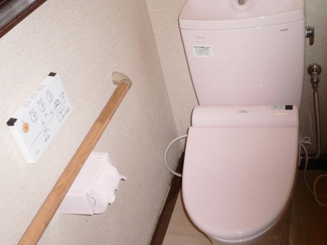 栃木小山 トイレ内手すり設置完了